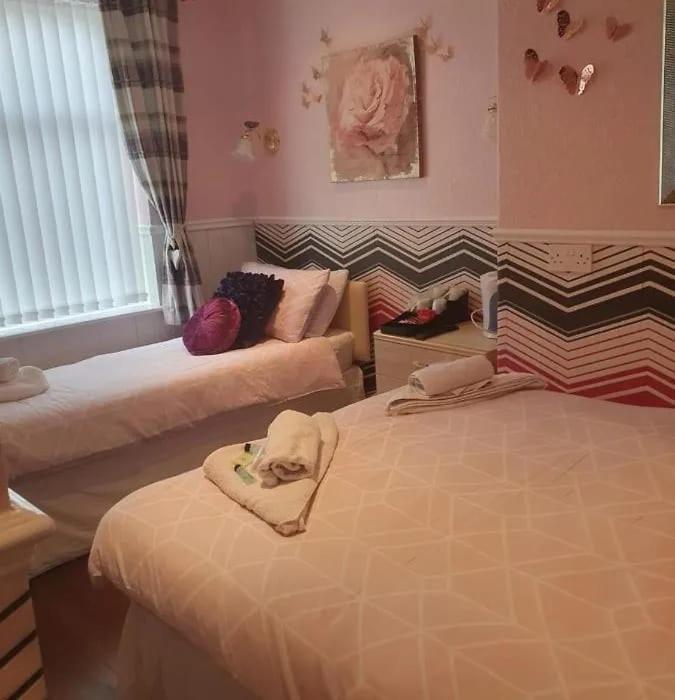 Standard Family of 3 Room,1658102257:JPEG